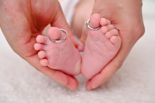 湖州宝宝挤眼睛是怎么回事